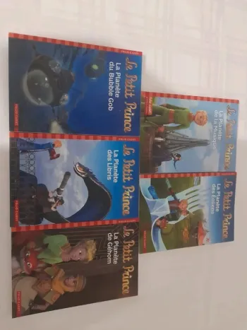 Lot de 5 livres le petit prince à partir de 8ans négociable