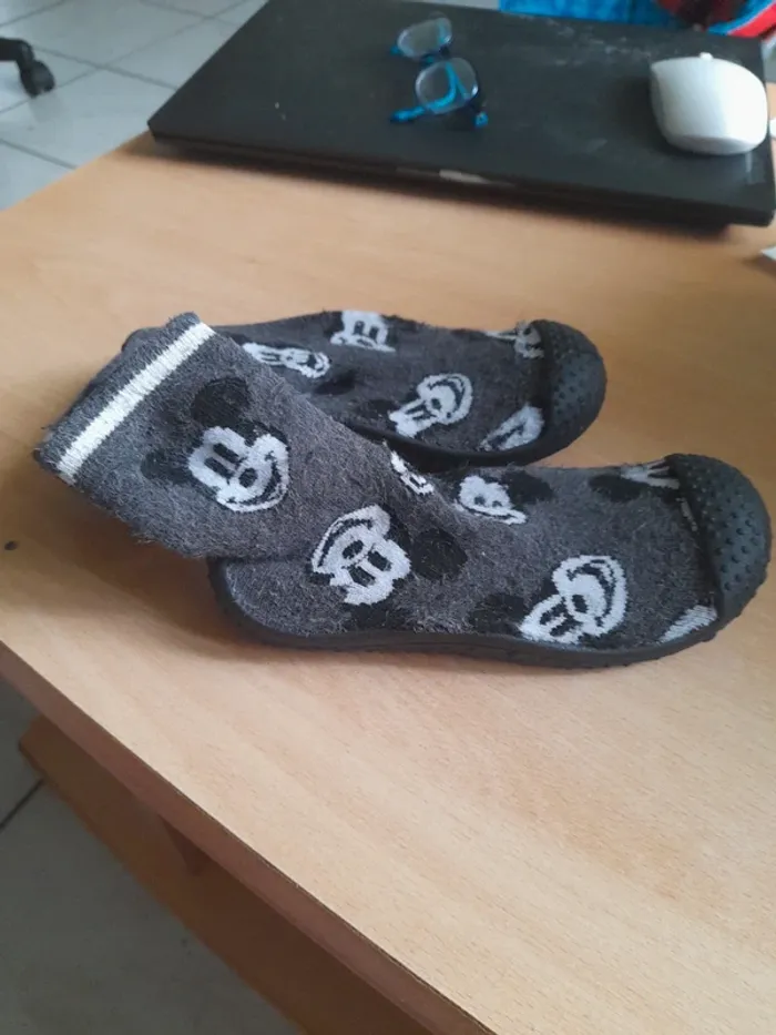 Chaussons mickey 27/28 - photo numéro 4