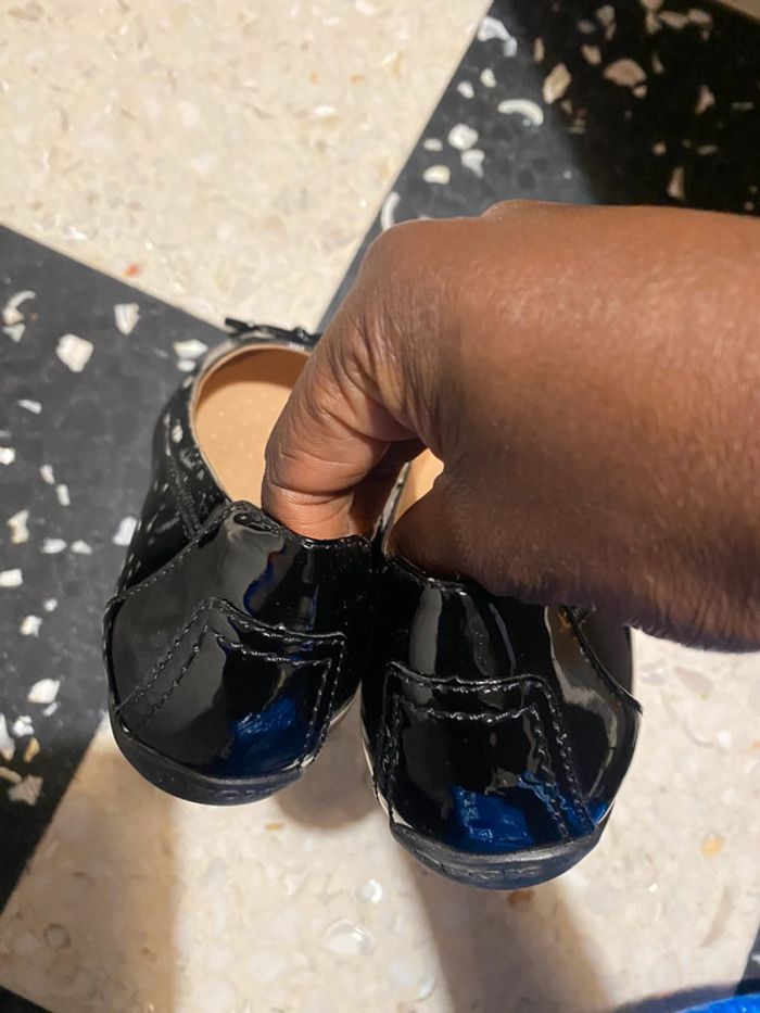 Ballerine noir vernis geox taille 35 - photo numéro 4