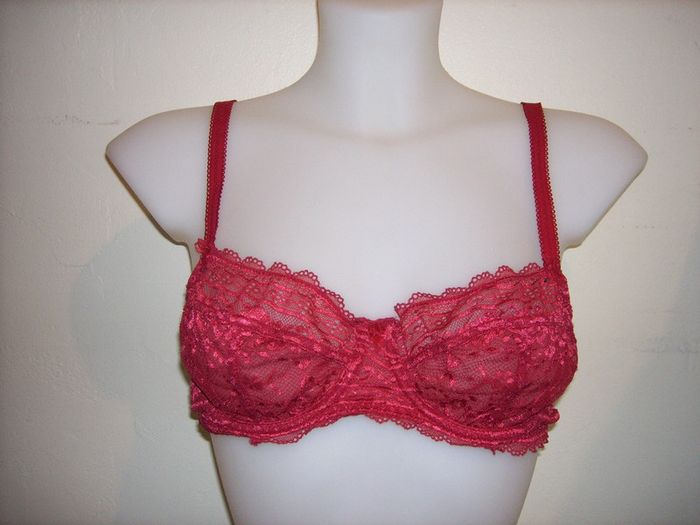soutien gorge dentelle rouge etam taille 95B