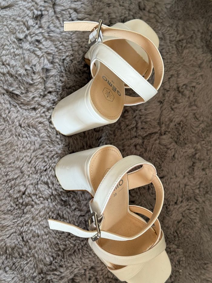 Chaussure blanche - photo numéro 5