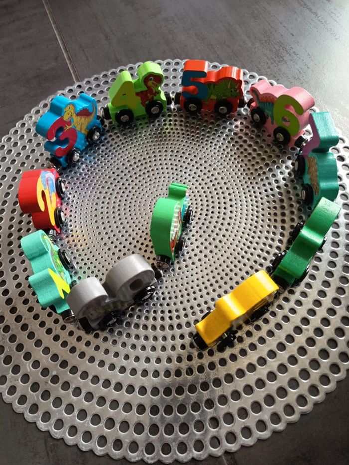 Train magnétique dinosaure