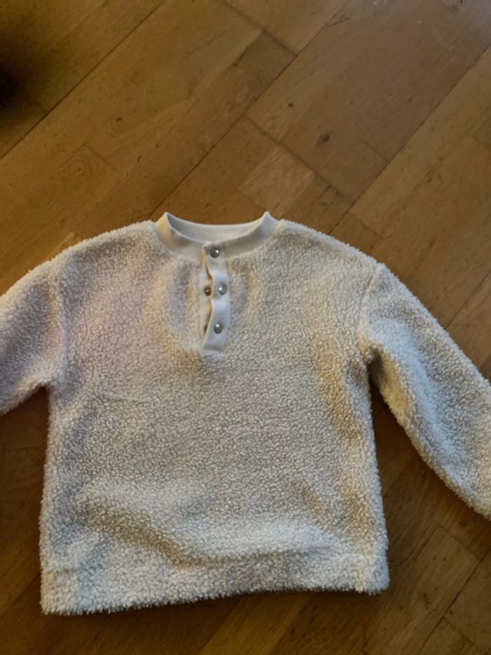 Sweat effet moutonné kiabi 8 ans - photo numéro 3
