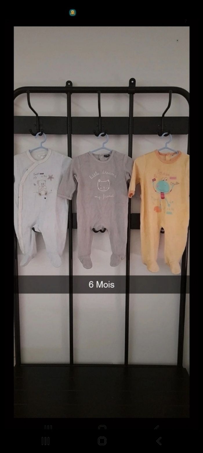Lot de 3 pyjamas taille 6 Mois