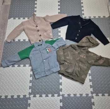 Lot 4 gilets 24 mois