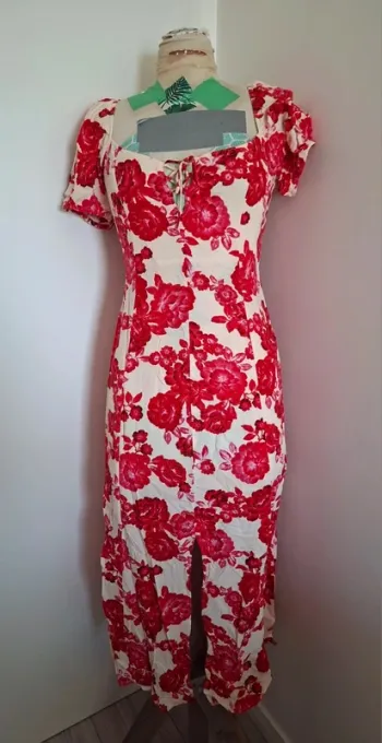 Robe longue fleurie rouge - Stradivarius  - taille L - neuve