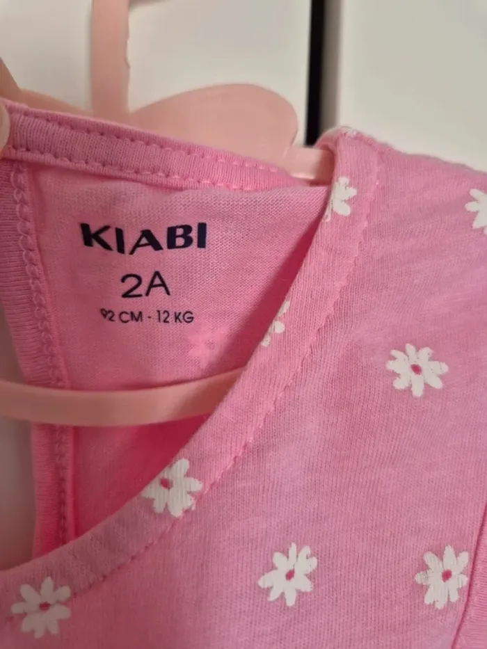 Belle robe d'été KIABI taille 2 ans 92cm rose à fleurs sans manches 24 mois - photo numéro 3