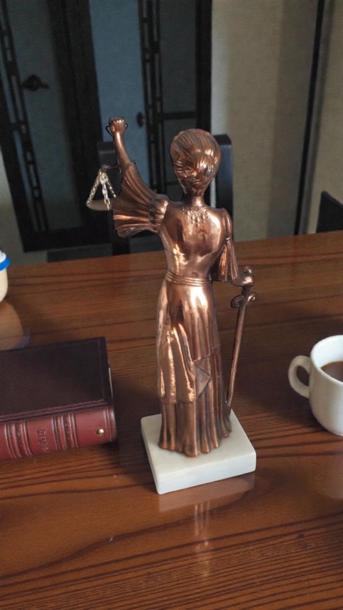 Statue Thémis - Déesse de la Justice - 39 CM - photo numéro 2