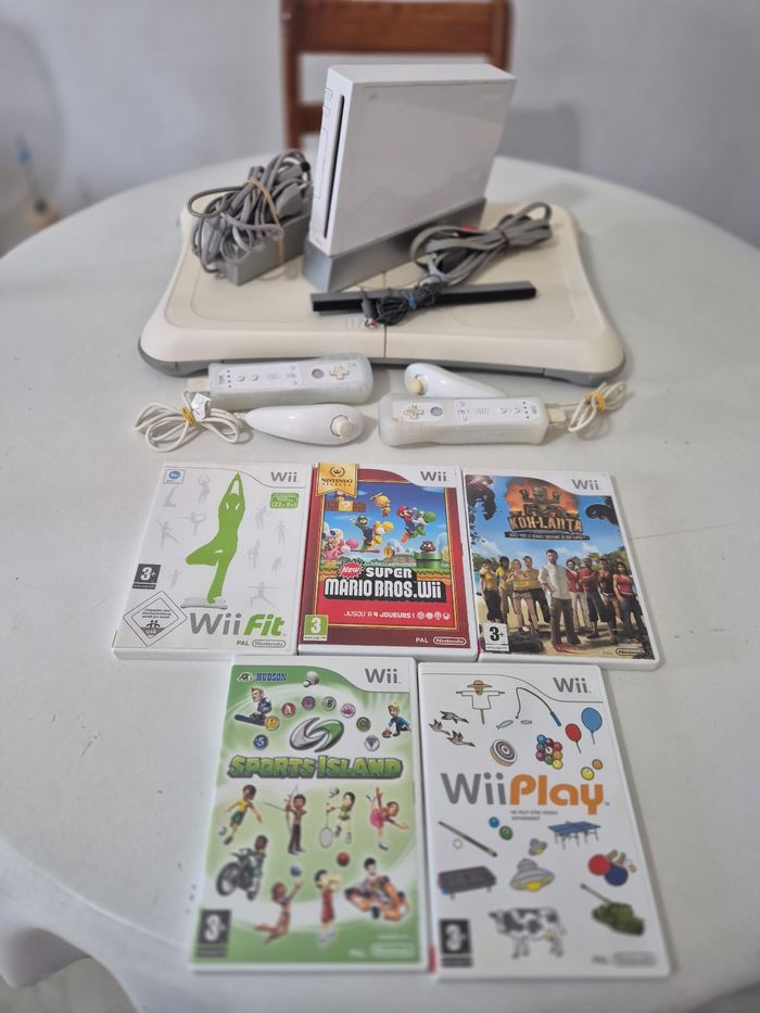 Console Nintendo wii blanche + balance + jeux