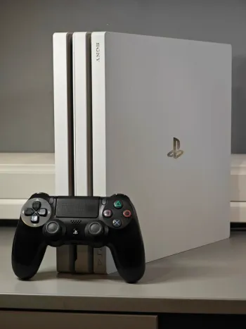 Console PS4 Pro/ 1To/ White Edition/ Manette/ OS 12.50/ Garanti 1 an