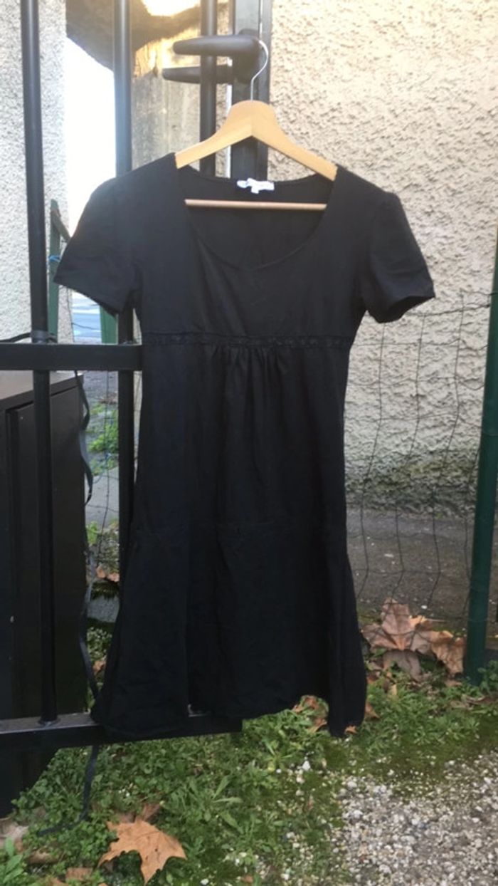 Petite robe noire - photo numéro 2