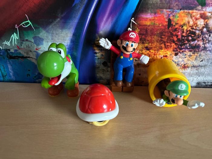 Lot figurines Mario