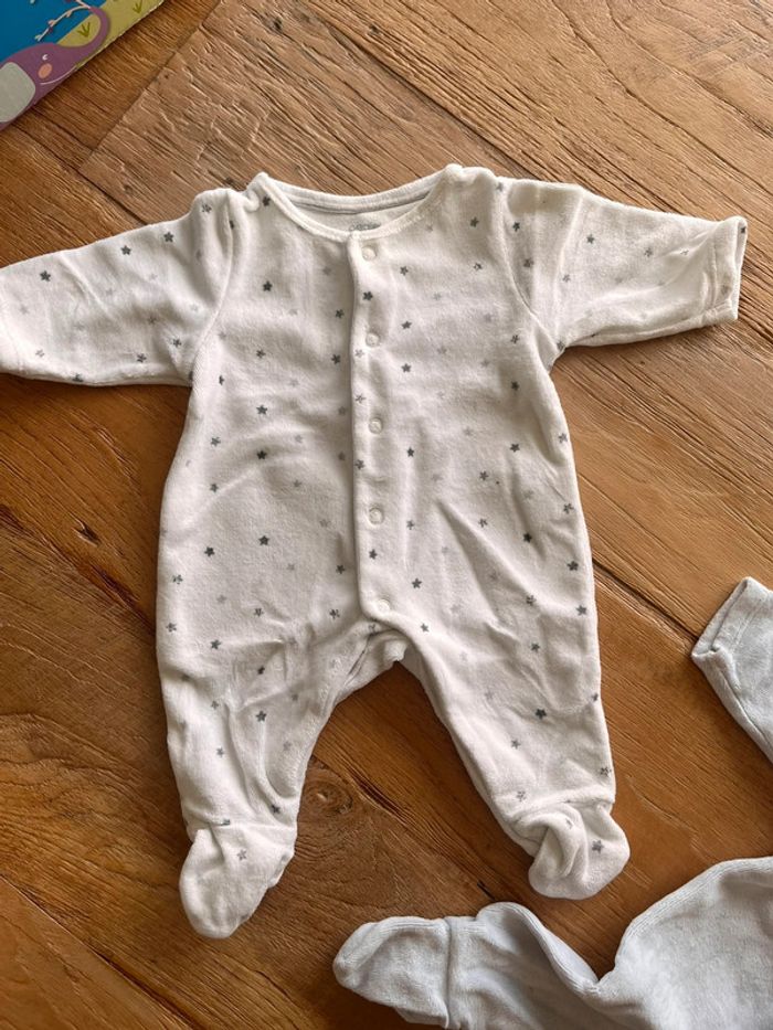 2 pyjama 1 mois Obaibi - photo numéro 4
