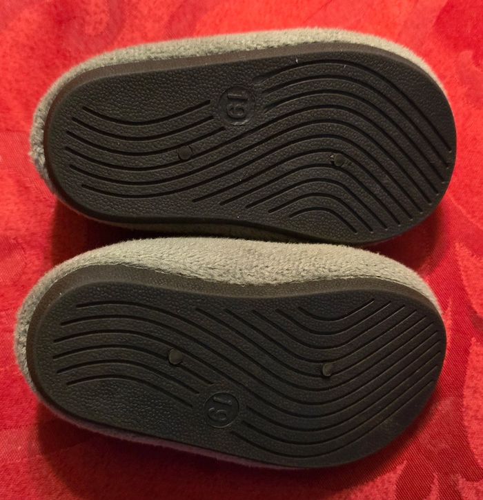 Chausson taille 19 - photo numéro 2