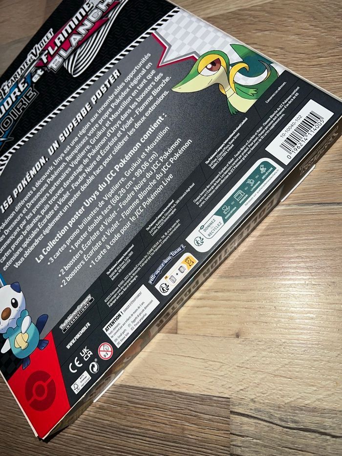 Coffret Pokémon  poster 10.5 flamme blanche foudre noire - photo numéro 3