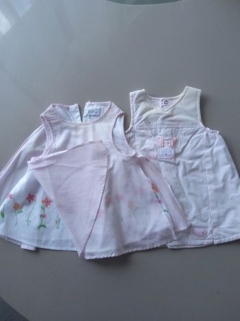 Lot 2  robes BB      rose pâle   taille   1  mois
