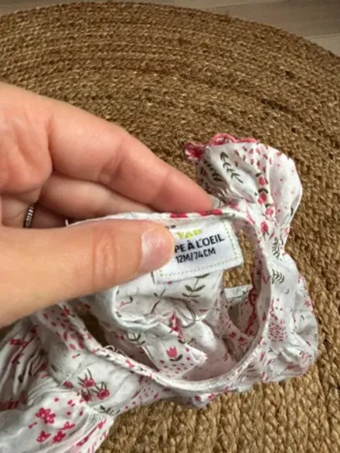 Blouse TAO 12 mois parfait état blanche fleuri - photo numéro 3