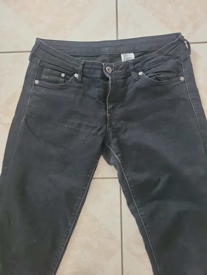 Jean super skinny taille 38 ou 28/32 - photo numéro 2