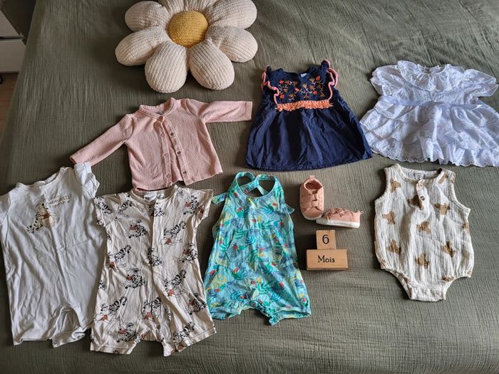 Lot vêtements affaires bébé fille 6 mois petits prix