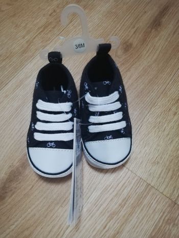 Chaussure bébé neuf