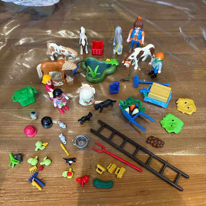 Petit lot de Playmobil chevaux et personnage