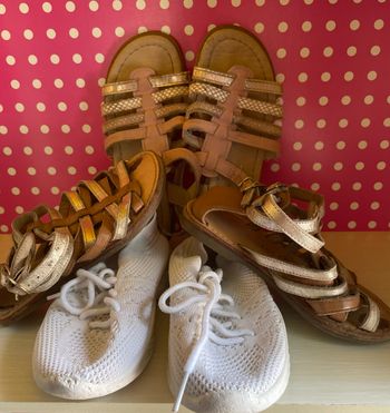 Lot de chaussures 28