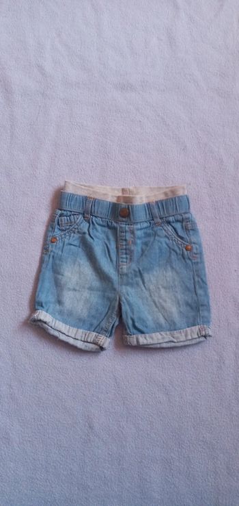 Short Kiabi taille 18 mois