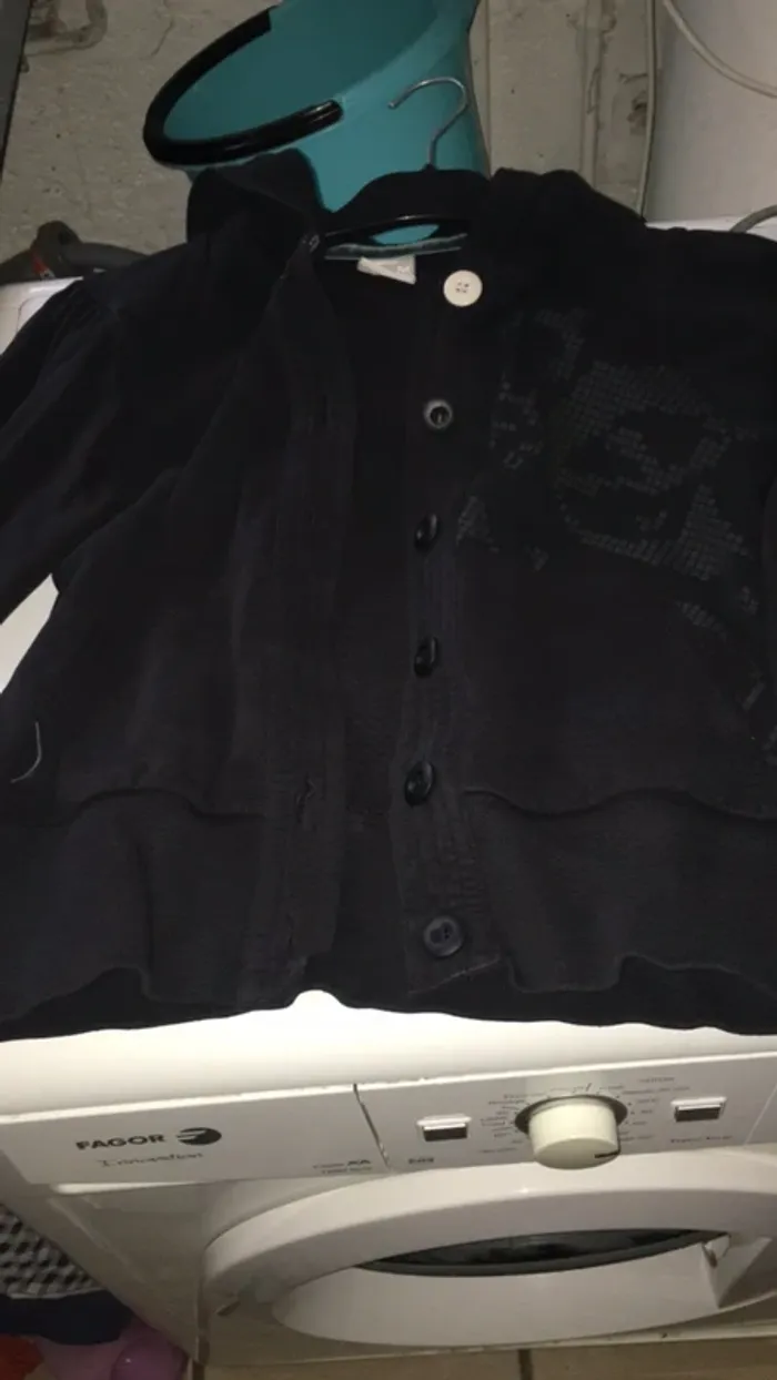 Veste Nike a capuche noire 12 ans - photo numéro 2