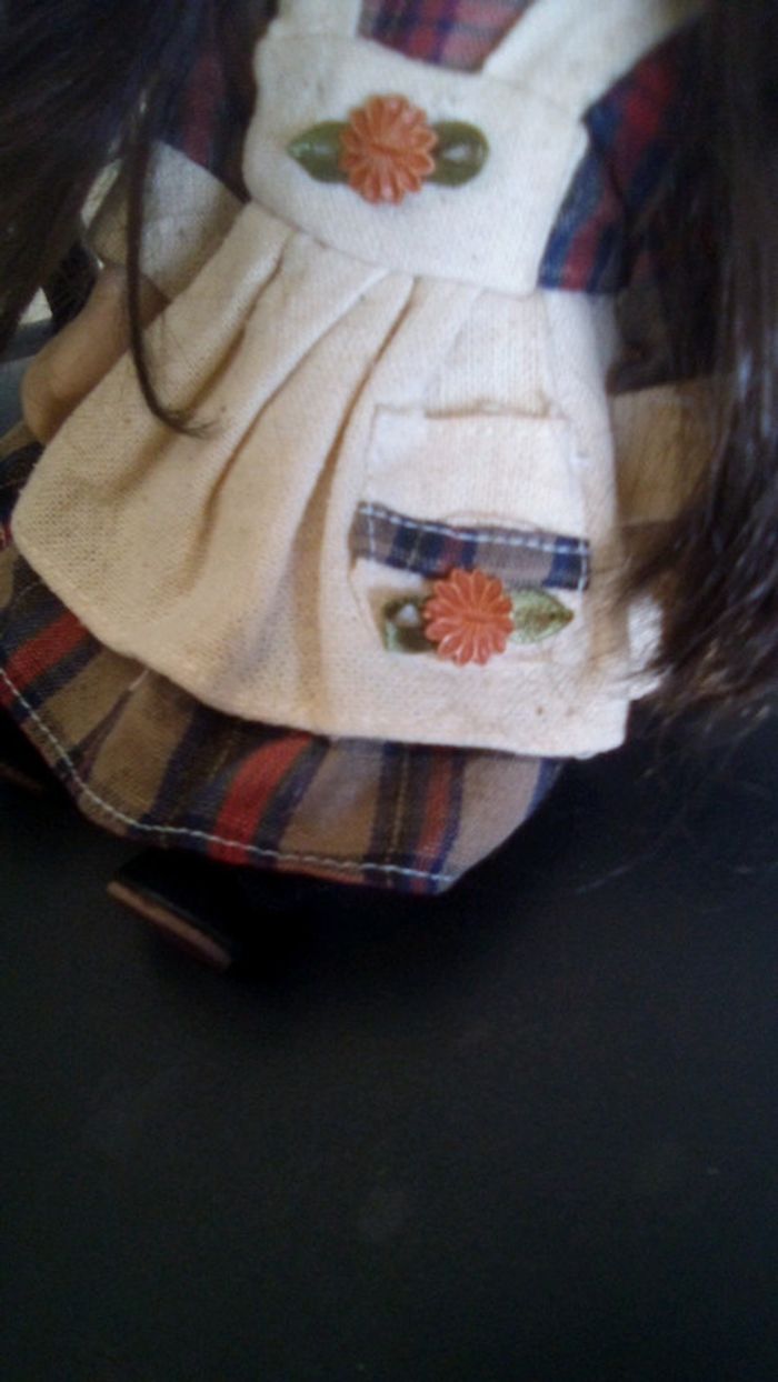 Poupée en porcelaine - photo numéro 6