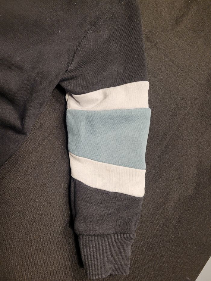 Sweat pull garçon pokemon Bulbizarre 4 ans - photo numéro 9