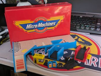 Galoob - Micro Machines : Garage / Station Service (1987)