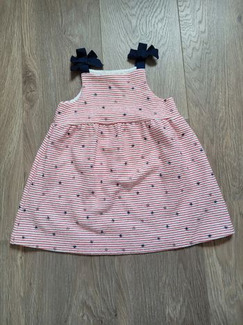 Robe rayée rouge et blanche