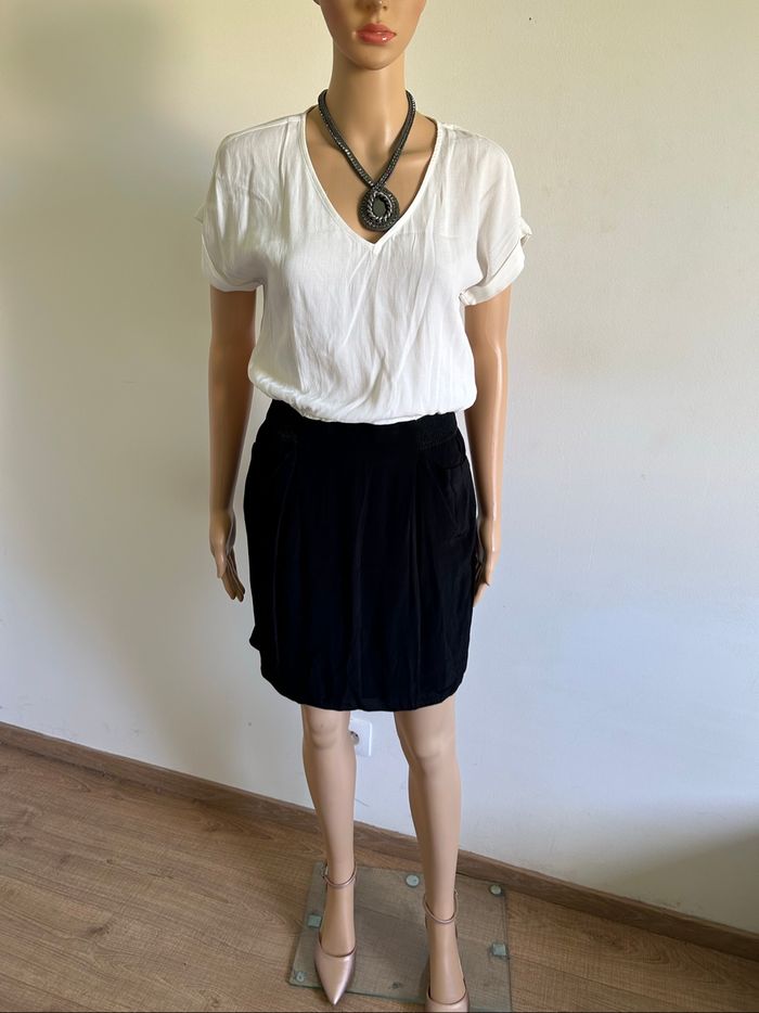 Robe noire et blanche neuve Naf Naf taille 36 (valeur 50€) - photo numéro 3