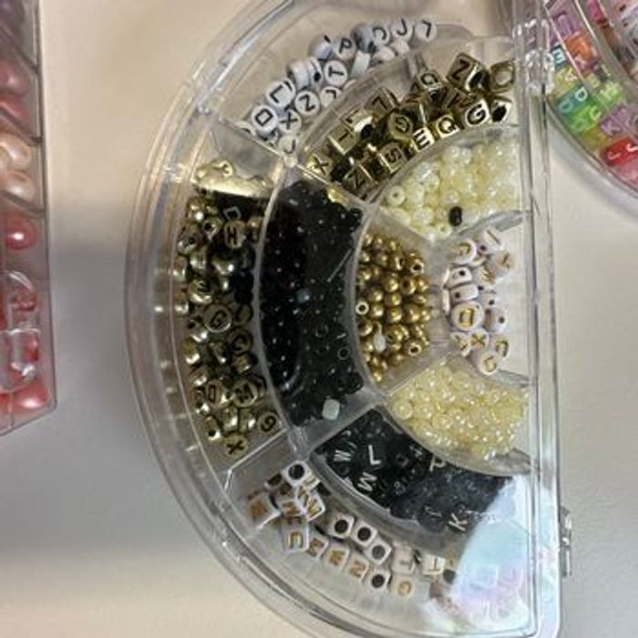 Lot 4 boîtes de perles - photo numéro 4