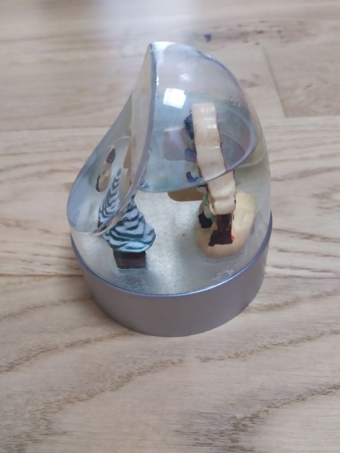 Lot de 3 boules de neige lumineuse châlet. - photo numéro 4