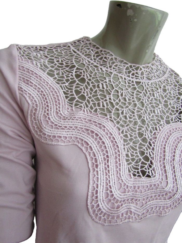 top tunique extensible devant en dentelle taille indiquée 1 =36/38 - photo numéro 2