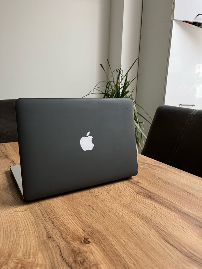 💻 MacBook Pro 13” – Fin 2015 – 16 Go RAM / SSD 256 Go – Très bon état - photo numéro 3