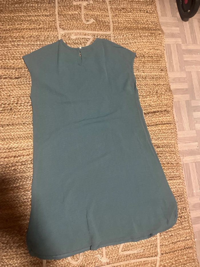Robe fluide, très légère