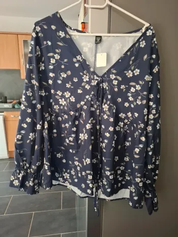 Blouse bleu a fleur