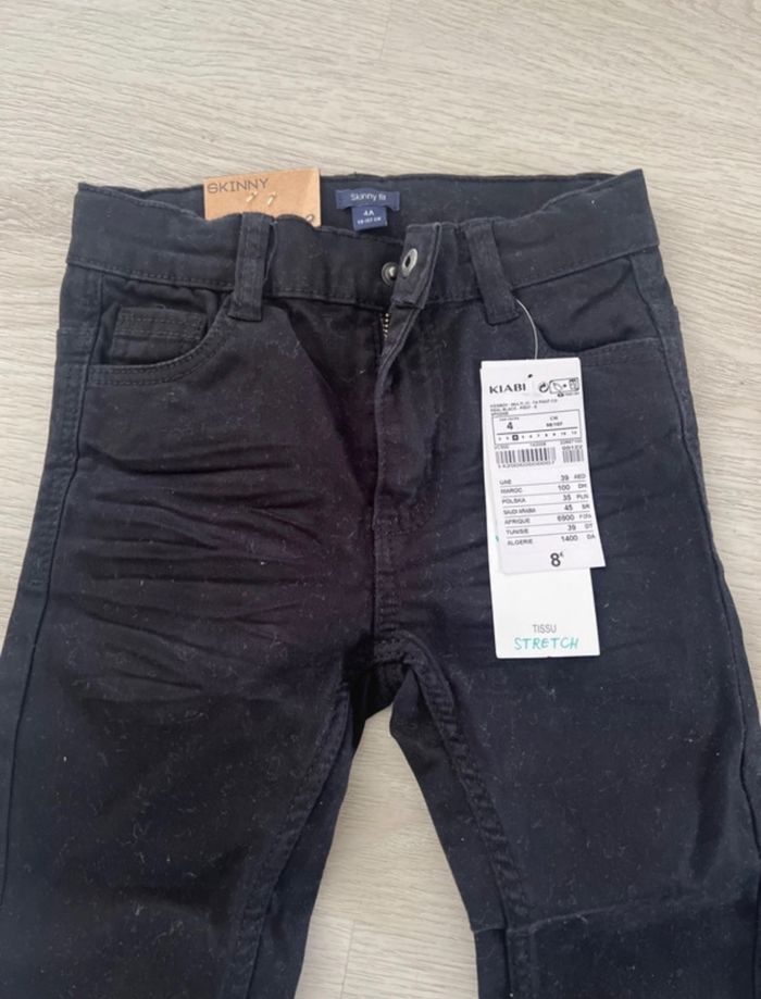 2 jeans jamais porté - photo numéro 2