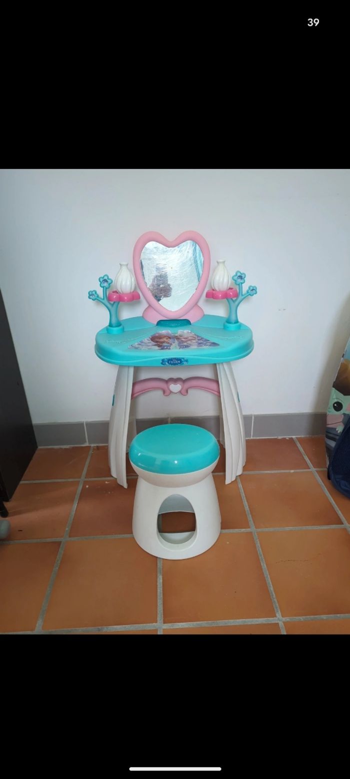 Coiffeuse reine des neiges