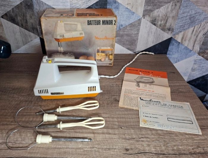 Batteur électrique Moulinex Minor 2 (Super Minor 2) Vintage Complet avec boîte d'origine