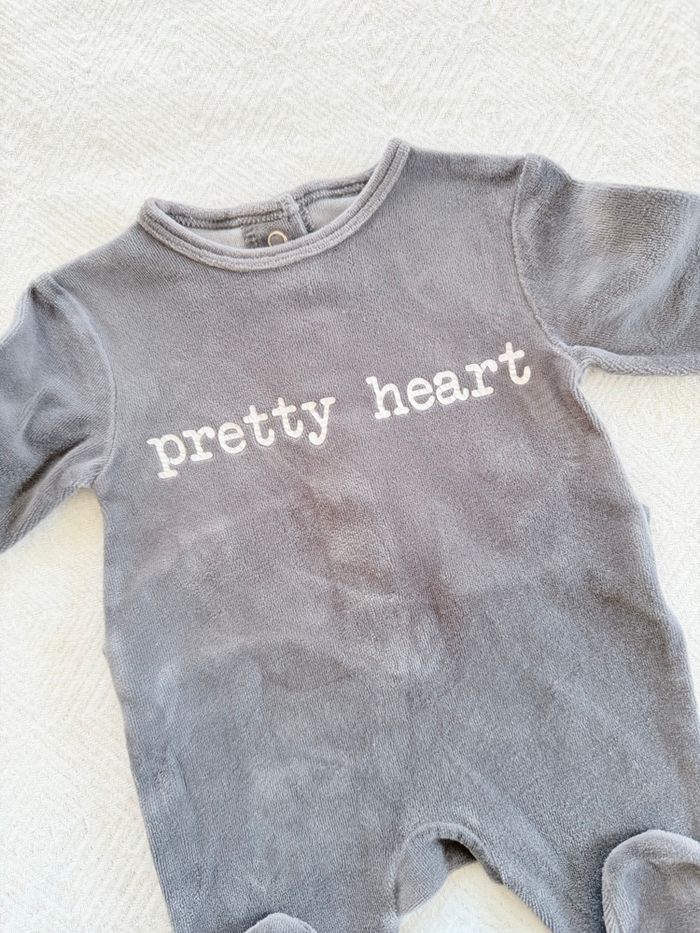 Pyjama velours gris foncé Kiabi 1 mois - photo numéro 2