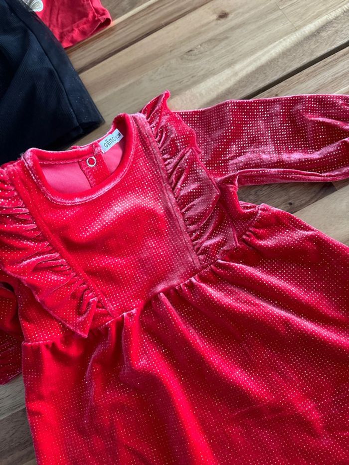 Lot robes et t-shirt de fête 🎄 - photo numéro 12