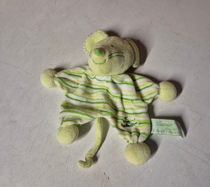 Doudou plat souris verte rayé grelot Tiamo collection