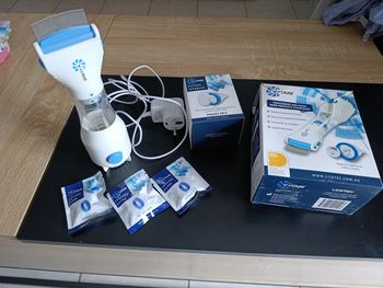 Peigne anti poux avec les recharges 