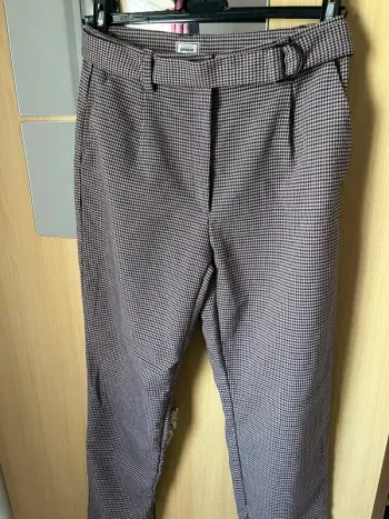 Pantalon droit à carreaux femme