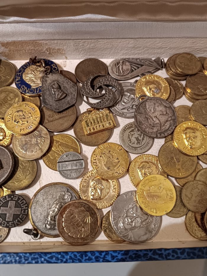 Lot de pièces et jetons - photo numéro 6