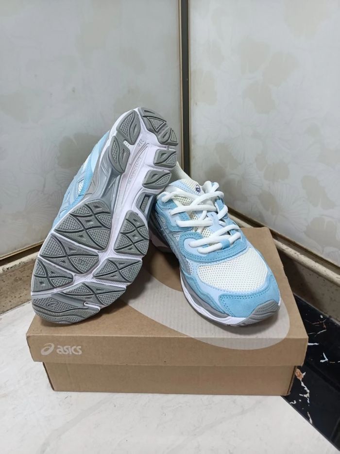 ASICS Gel-NYC Cream Arctic Sky Taille 39.5 - photo numéro 3