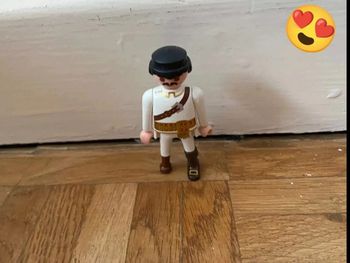 Figurine